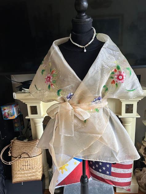 how to wear alampay|How to wear a Philippine Filipino Alampay / shawl www.